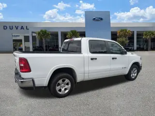 Ram 1500 2025 4x4 Lone Star 4dr Crew Cab 5.6 ft. SB Pickup