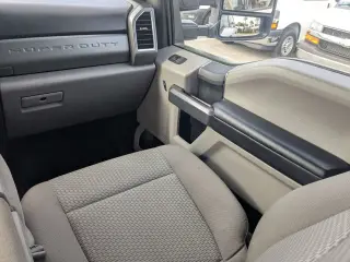 Ford F-250 Super Duty 2018 4x4 King Ranch 4dr Crew Cab 8 ft. LB Pickup