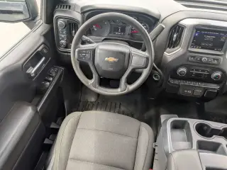 Chevrolet Silverado 1500 2023 4x4 Custom 4dr Crew Cab 5.8 ft. SB