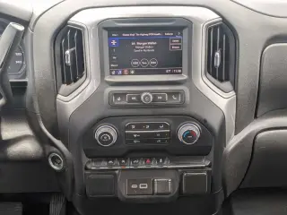 Chevrolet Silverado 1500 2023 4x4 Custom 4dr Crew Cab 5.8 ft. SB