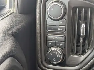 Chevrolet Silverado 1500 2023 4x4 Custom 4dr Crew Cab 5.8 ft. SB