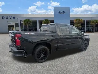 Chevrolet Silverado 1500 2023 4x4 Custom 4dr Crew Cab 5.8 ft. SB