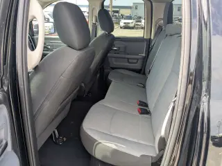 Ram 1500 Classic 2024 4x2 Warlock 4dr Quad Cab 6.3 ft. SB Pickup
