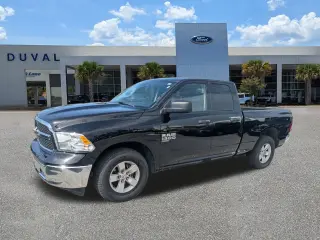 Ram 1500 Classic 2024 4x2 Warlock 4dr Quad Cab 6.3 ft. SB Pickup
