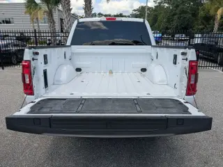 Ford F-150 2023 4x4 Platinum 4dr SuperCrew 5.5 ft. SB