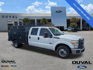 Ford F-350 Super Duty 2015 4x2 XL 4dr Crew Cab 176 in. WB DRW Chassis