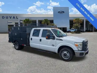 Ford F-350 Super Duty 2015 4x2 XL 4dr Crew Cab 176 in. WB DRW Chassis