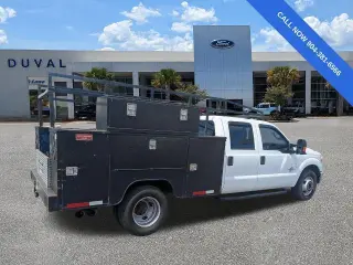 Ford F-350 Super Duty 2015 4x2 XL 4dr Crew Cab 176 in. WB DRW Chassis