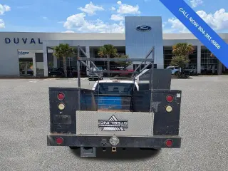 Ford F-350 Super Duty 2015 4x2 XL 4dr Crew Cab 176 in. WB DRW Chassis