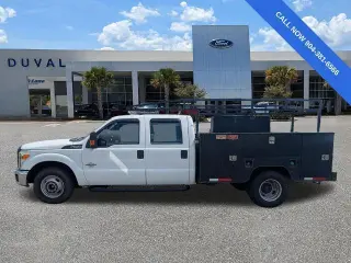 Ford F-350 Super Duty 2015 4x2 XL 4dr Crew Cab 176 in. WB DRW Chassis