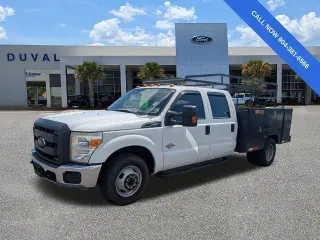 Ford F-350 Super Duty 2015 4x2 XL 4dr Crew Cab 176 in. WB DRW Chassis