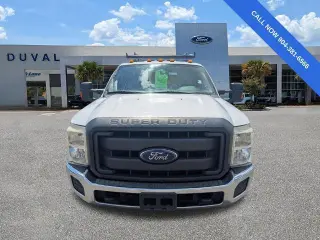 Ford F-350 Super Duty 2015 4x2 XL 4dr Crew Cab 176 in. WB DRW Chassis