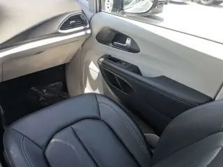 Chrysler Pacifica 2024 Touring L 4dr Mini-Van