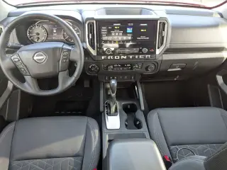 Nissan Frontier 2025 4x4 SV 4dr Crew Cab 6.1 ft. LB