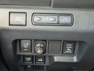 Nissan Frontier 2025 4x4 SV 4dr Crew Cab 6.1 ft. LB