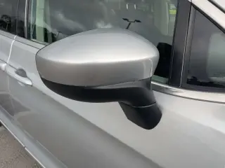 Chrysler Voyager 2023 LX 4dr Mini-Van