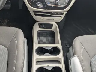 Chrysler Voyager 2023 LX 4dr Mini-Van