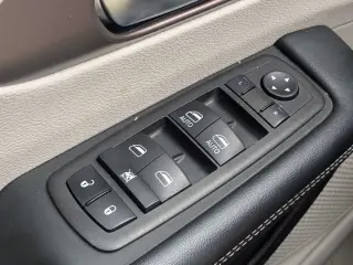 Chrysler Voyager 2023 LX 4dr Mini-Van