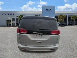 Chrysler Voyager 2023 LX 4dr Mini-Van