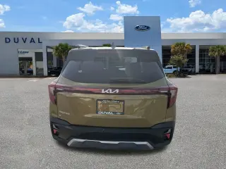 Kia Seltos 2024 S 4dr SUV