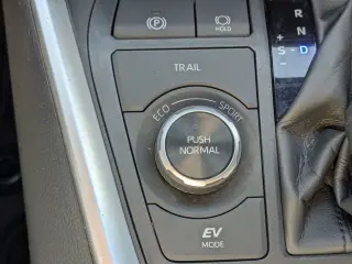 Toyota RAV4 Hybrid 2025 AWD LE 4dr SUV