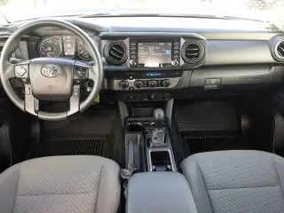 Toyota Tacoma 2022 4x4 SR5 V6 4dr Double Cab 5.0 ft SB