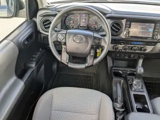 Toyota Tacoma 2022 4x4 SR5 V6 4dr Double Cab 5.0 ft SB
