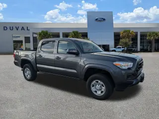 Toyota Tacoma 2022 4x4 SR5 V6 4dr Double Cab 5.0 ft SB