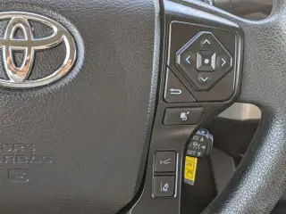 Toyota Tacoma 2022 4x4 SR5 V6 4dr Double Cab 5.0 ft SB