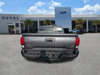 Toyota Tacoma 2022 4x4 SR5 V6 4dr Double Cab 5.0 ft SB