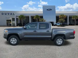 Toyota Tacoma 2022 4x4 SR5 V6 4dr Double Cab 5.0 ft SB
