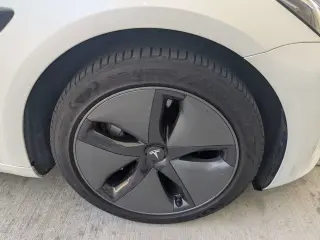 Tesla Model 3 2023 4dr Sedan