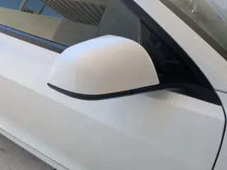 Tesla Model 3 2023 4dr Sedan