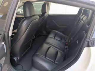 Tesla Model 3 2023 4dr Sedan