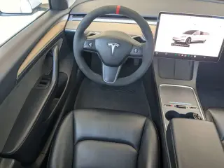 Tesla Model 3 2023 4dr Sedan