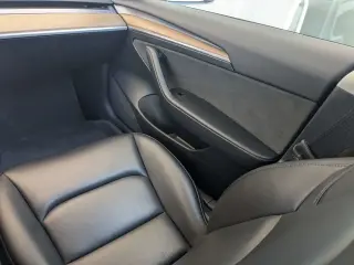 Tesla Model 3 2023 4dr Sedan