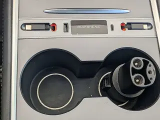 Tesla Model 3 2023 4dr Sedan