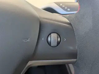 Tesla Model 3 2023 4dr Sedan