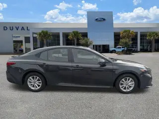 Toyota Camry 2025 SE 4dr Sedan