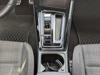 Volkswagen Golf GTI 2023 SE 4dr Hatchback 7A