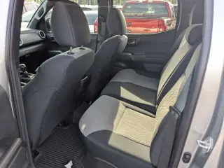 Toyota Tacoma 2023 4x4 SR5 V6 4dr Double Cab 5.0 ft SB