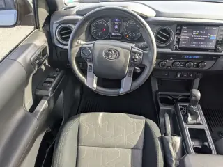 Toyota Tacoma 2023 4x4 SR5 V6 4dr Double Cab 5.0 ft SB