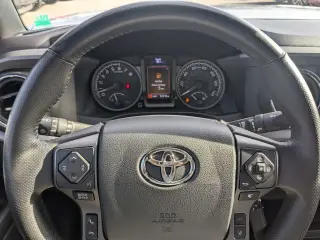 Toyota Tacoma 2023 4x4 SR5 V6 4dr Double Cab 5.0 ft SB