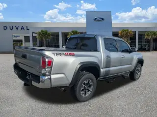 Toyota Tacoma 2023 4x4 SR5 V6 4dr Double Cab 5.0 ft SB