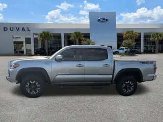 Toyota Tacoma 2023 4x4 SR5 V6 4dr Double Cab 5.0 ft SB