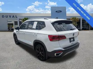 Volkswagen Taos 2022 SE 4dr SUV