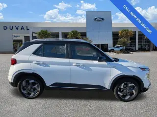 Hyundai VENUE 2023 SEL 4dr Crossover