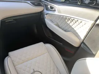Genesis G70 2023 3.3T Standard 4dr Sedan