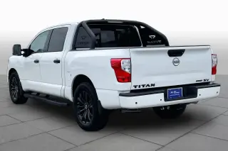 Nissan Titan 2024 4x2 Platinum Reserve 4dr Crew Cab 5.6 ft. SB