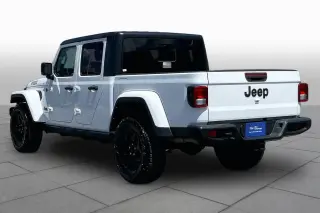 Jeep Gladiator 2023 4x4 Sport 4dr Crew Cab 5.0 ft. SB